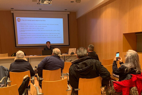 Taller de formación Ascarioja sobre IA para casas rurales